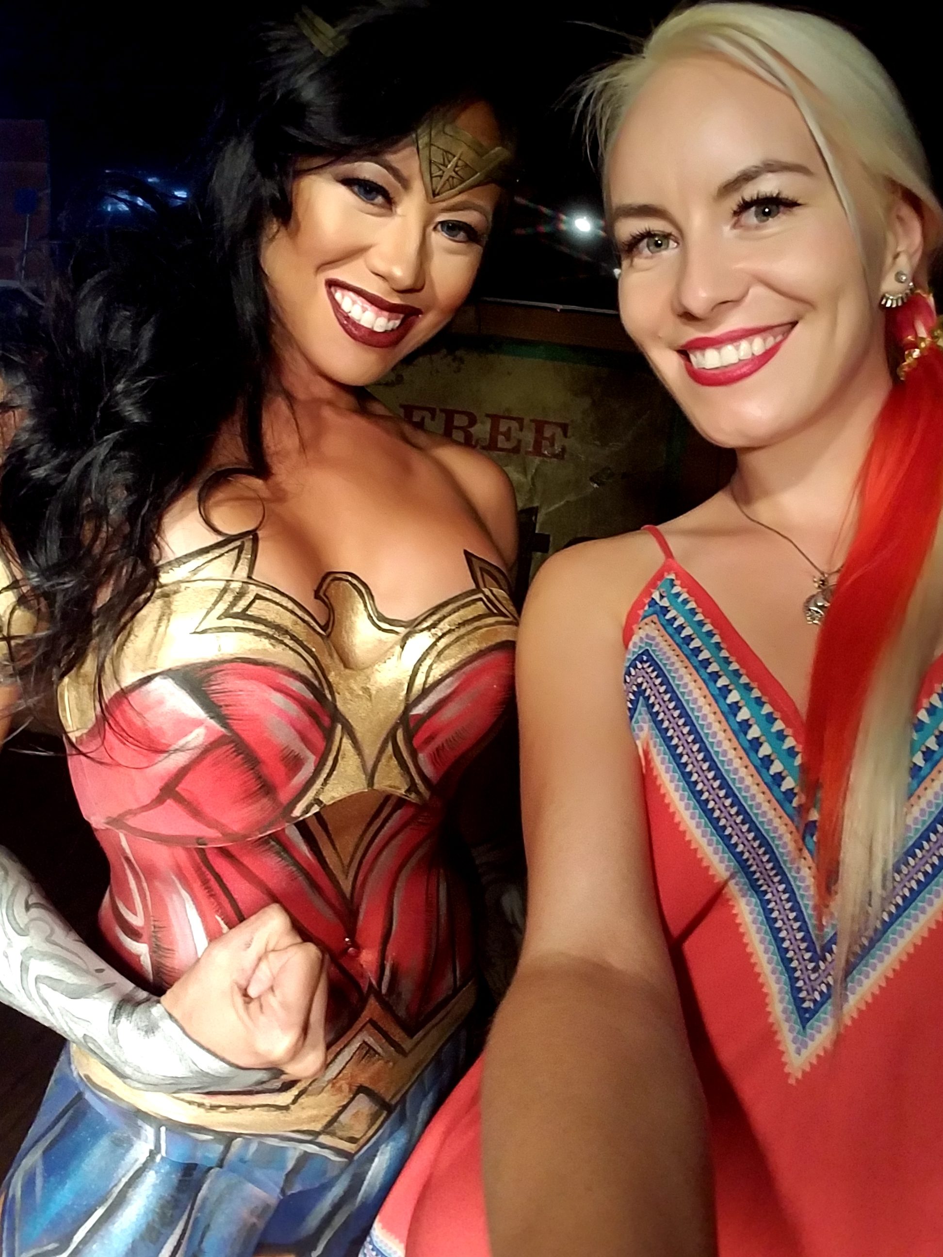 2018 los angeles comic con wonder woman cosplay